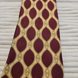 Gucci Burgundy and Gold Patterned Tie